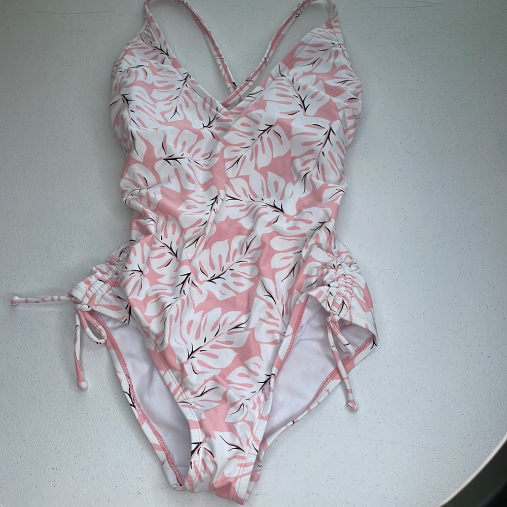 NWT Kona Sol Swimsuit